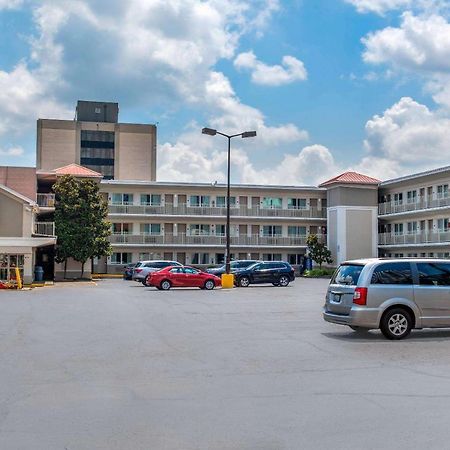 Econo Lodge Downtown Louisville Exterior photo